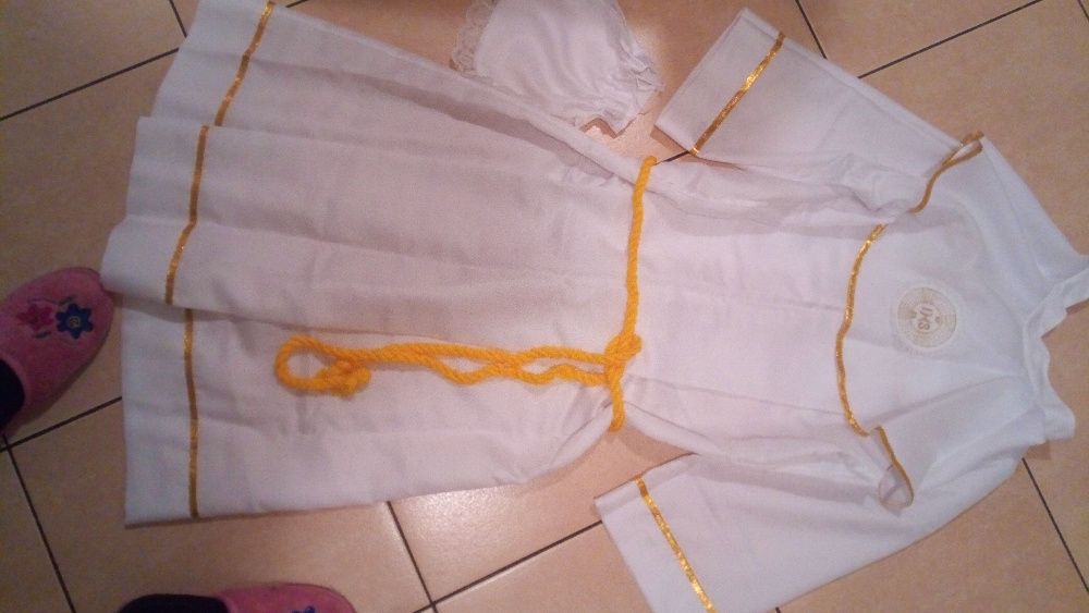 alba dziewczęca z halką