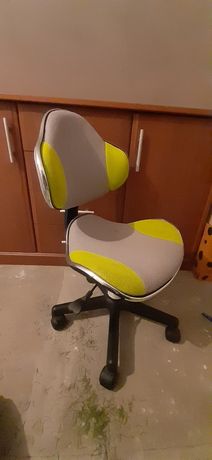 Krzesło biurkowe dla dziecka