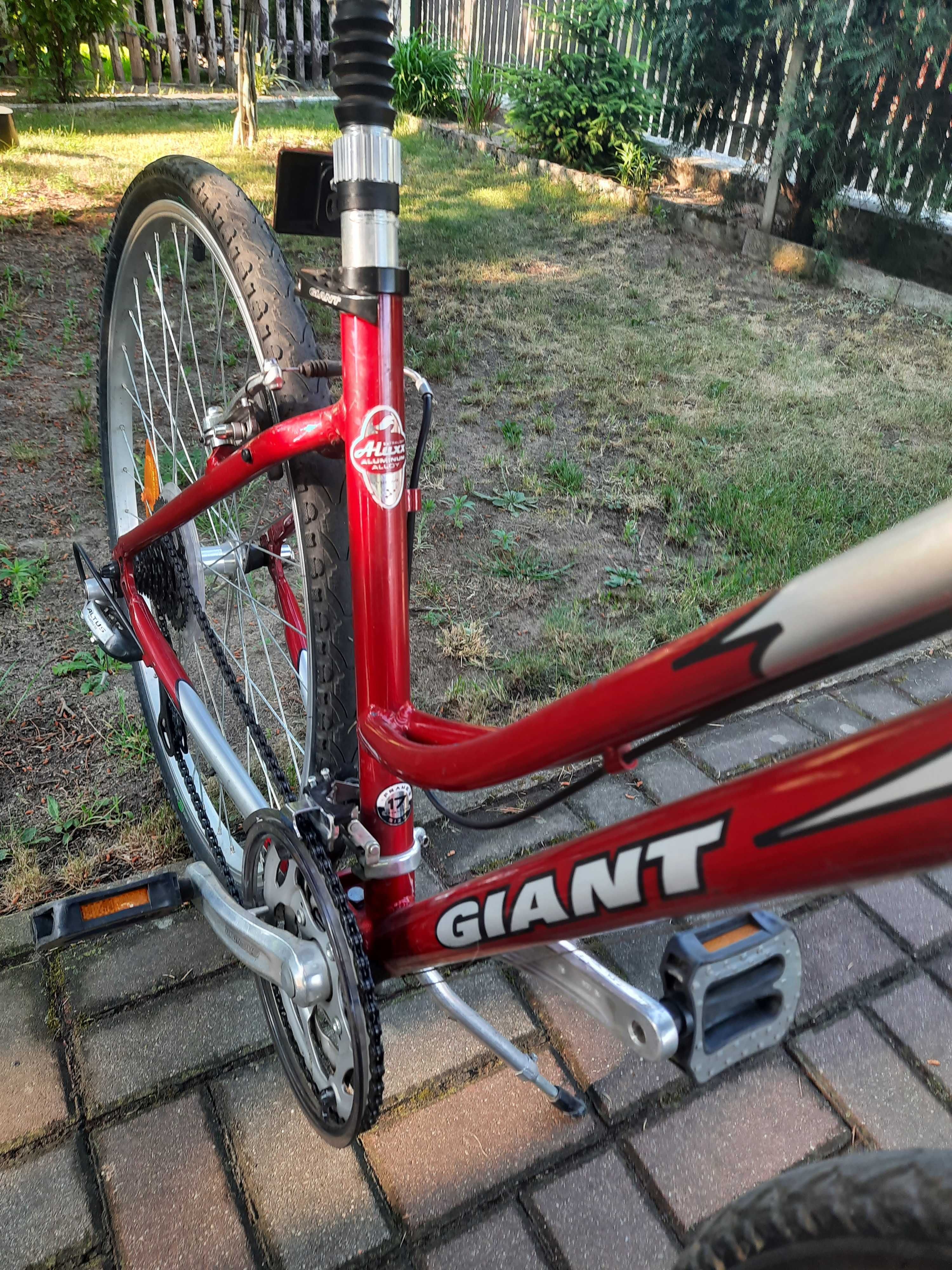 Rower miejski giant - kola 28 - 24 biegi - amortyzacja