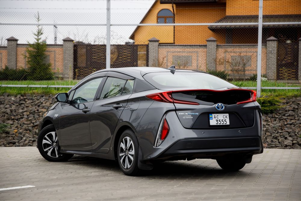 Toyota Prius Prime Advanced Plug-in Hybrid PHEV. 24 тисячі пробігу