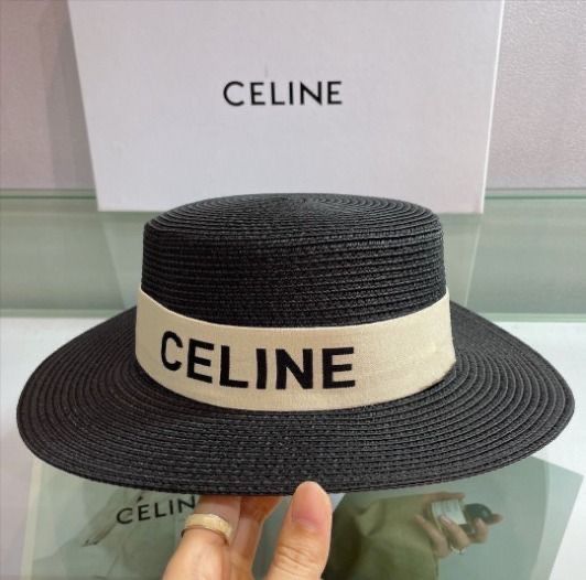 Капелюх в стилі celine
