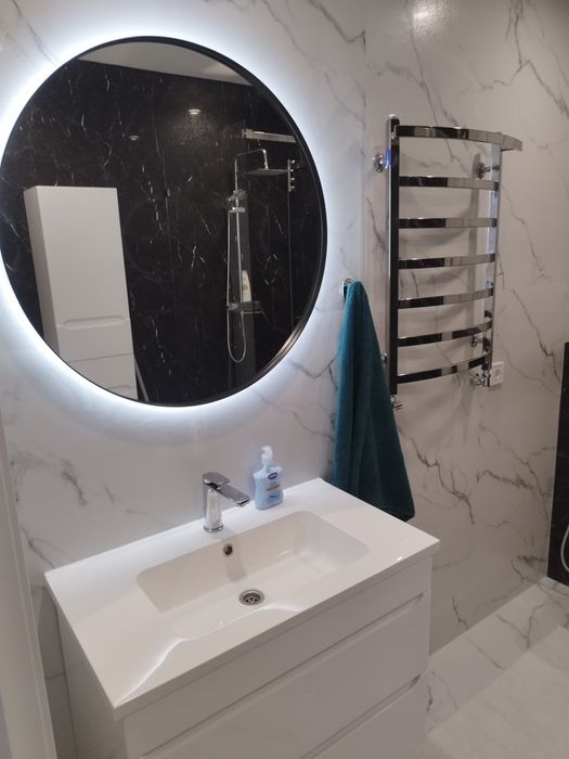 продам 2 кімнатну квартиру в центрі