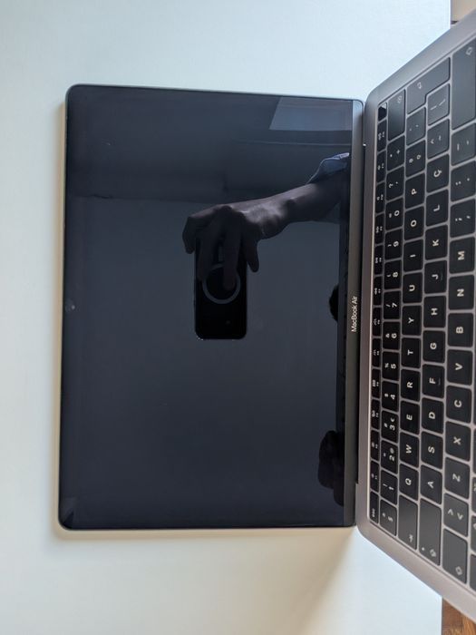 MacBook air 2019 8GB i5 avariado