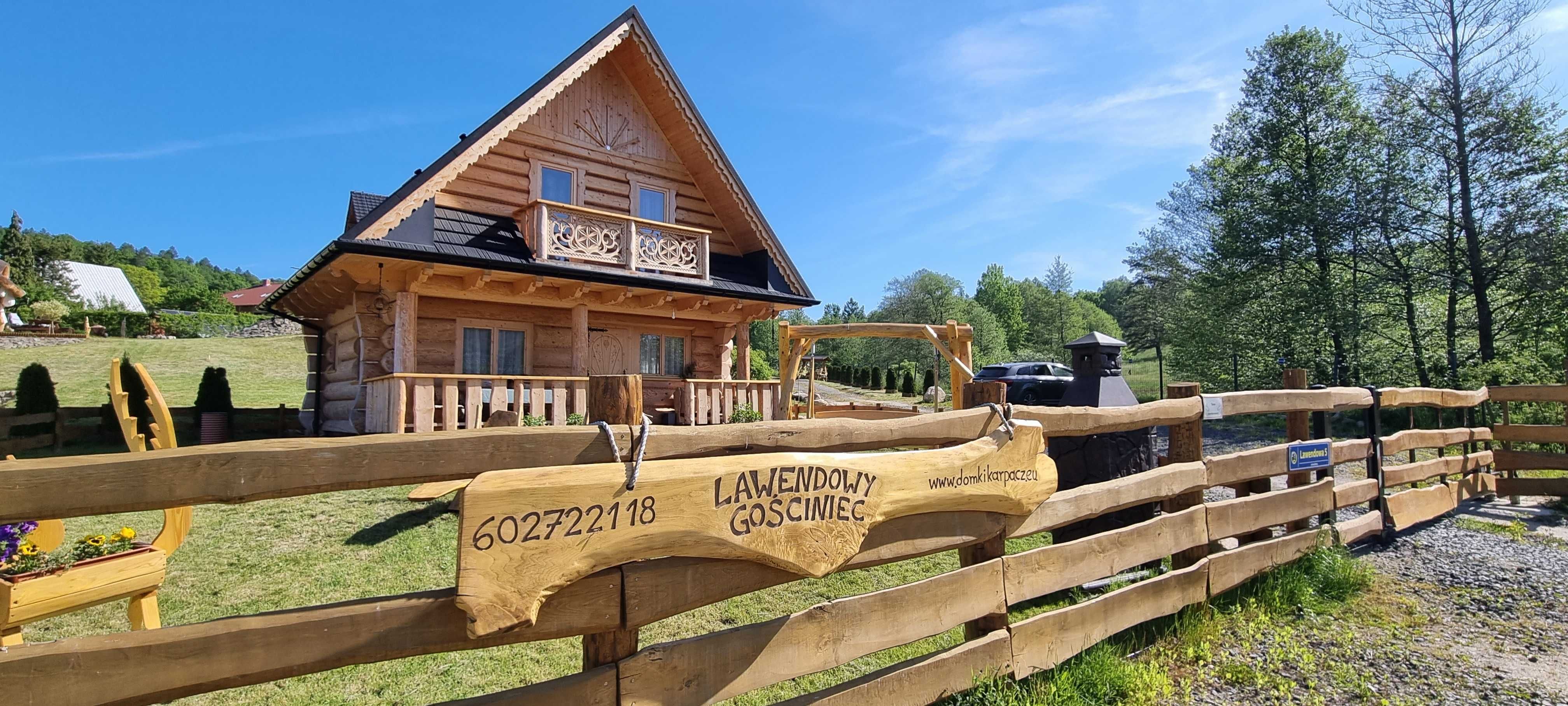 Karpacz - Sosnówka  Domek  Góraleczka  z widokiem na góry .