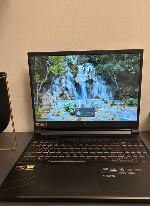Acer Nitro v16 16GB RAM 512GB SSD RTX 4050 + Mysz