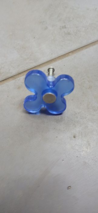 Uchwyt meblowy kwiatuszek