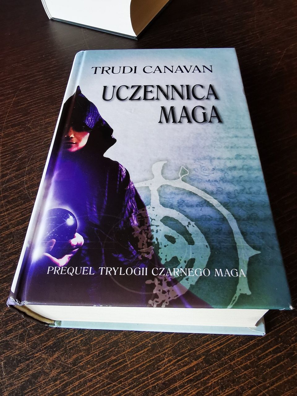 Trudi Canavan Uczennica Maga, twarda okładka