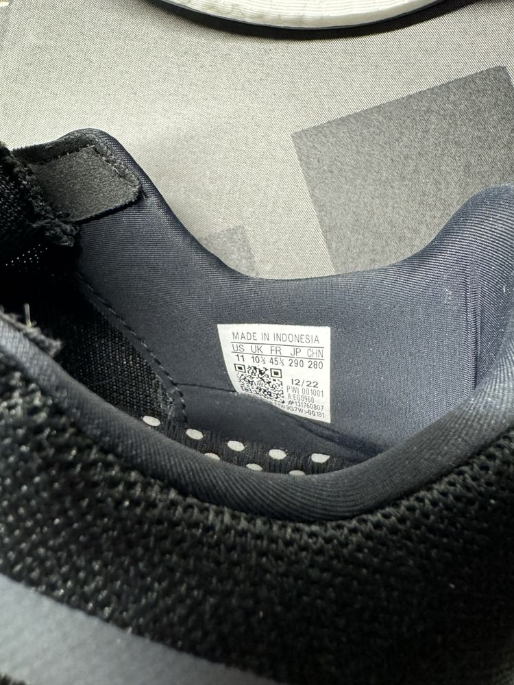 Кросівки чоловічі чорні adidas бігові
