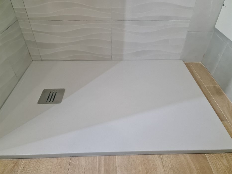 Base de duche cinzenta