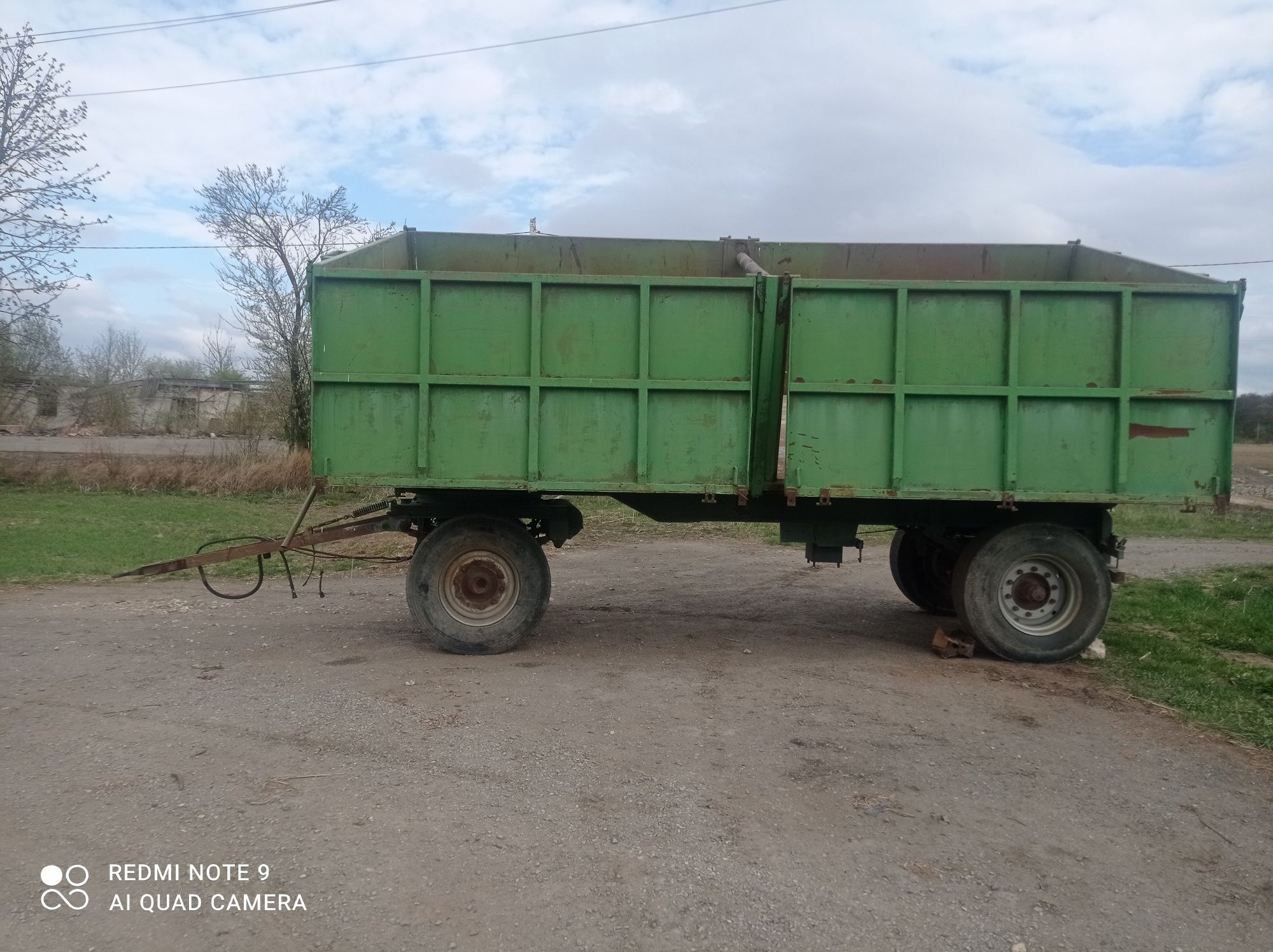 Продам причіп до трактора Джон Дір Нюхолонд.