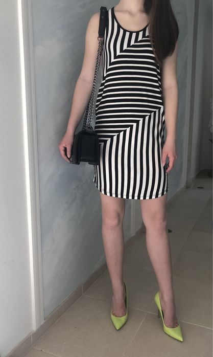 Biało-czarna sukienka letnia Monteau