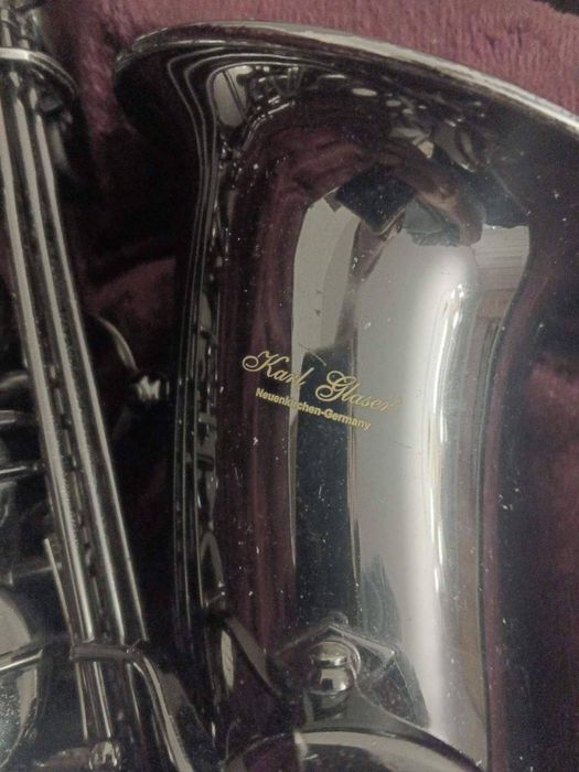 Саксофон альт (чёрный, стильный дизайн)