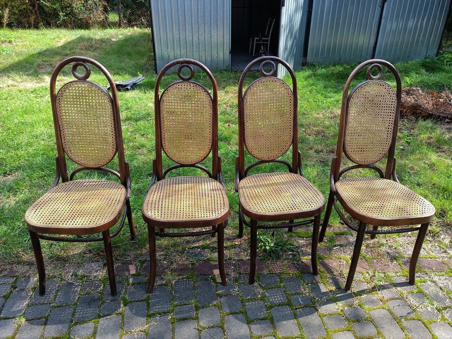 Sprzedam fotel bujany gięty plus cztery krzesła ratanowe