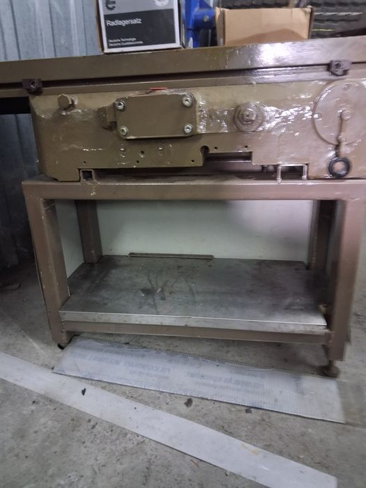 Stół frezerski teowy z napędem