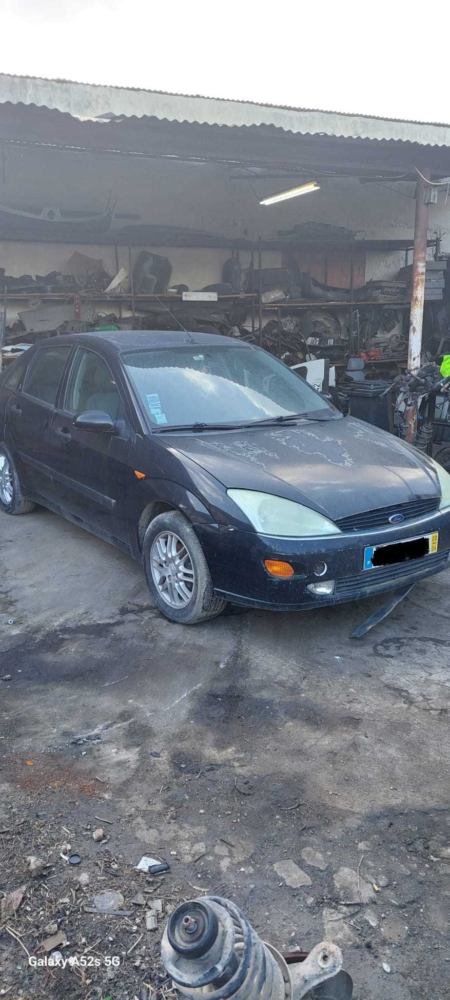 Para Peças Ford Focus 1.8 TDDI de 2000 com boa mecânica