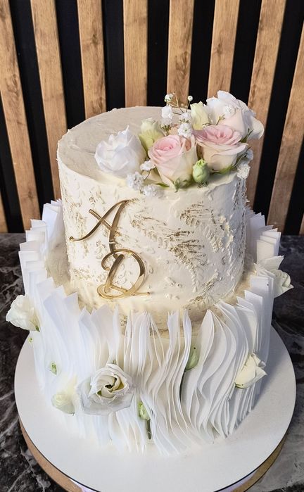 Торти, капкейки, макаронси, трайфли – десерти на замовлення