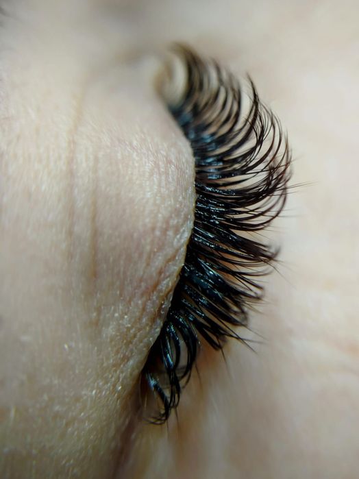 Przedłużanie rzęs, opalanie natryskowe, lifting rzęs, Laminacja brwi …