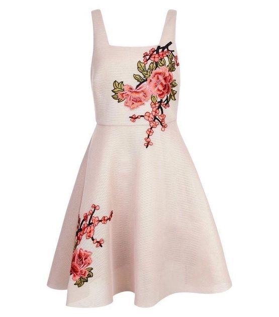 Платье New Look миди розовое с вышитыми цветами