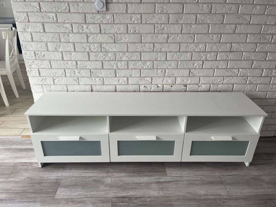 Biała szafka pod RTV 180