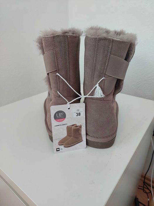 Натуральні  уггі  жіночі