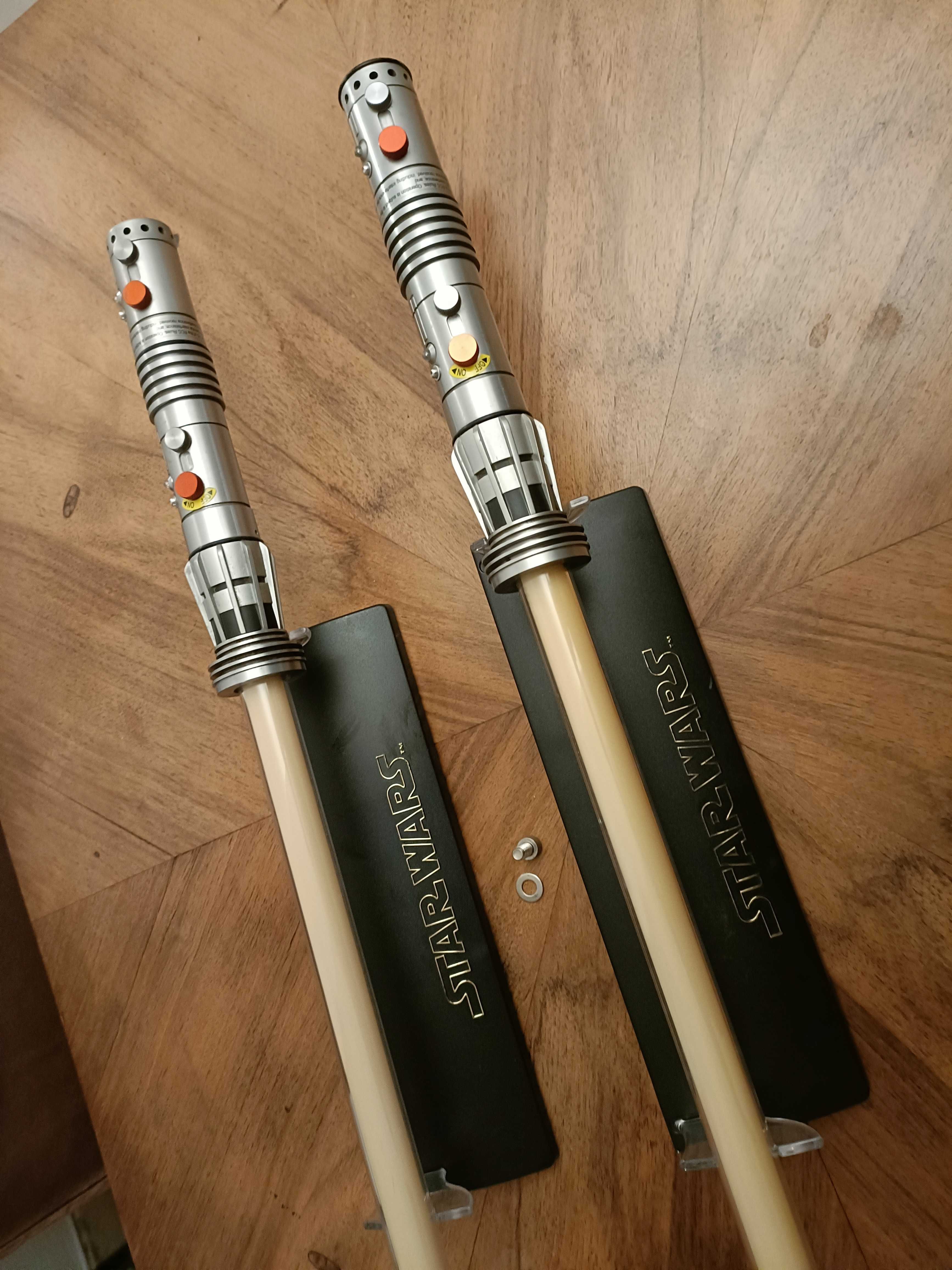 STAR WARS - Darth Maul - Lightsaber (Master Replicas 2006)
