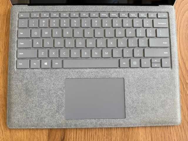 Microsoft Surface Laptop 1769 (i5/4GB/120GB/Win10Pro)