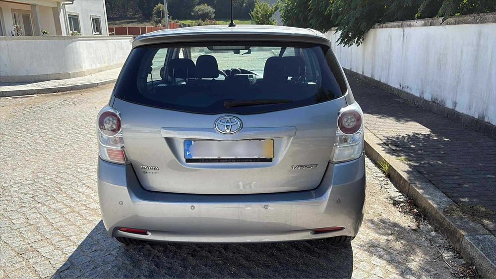 Toyota Verso 2.0 D-4D 7 lugares