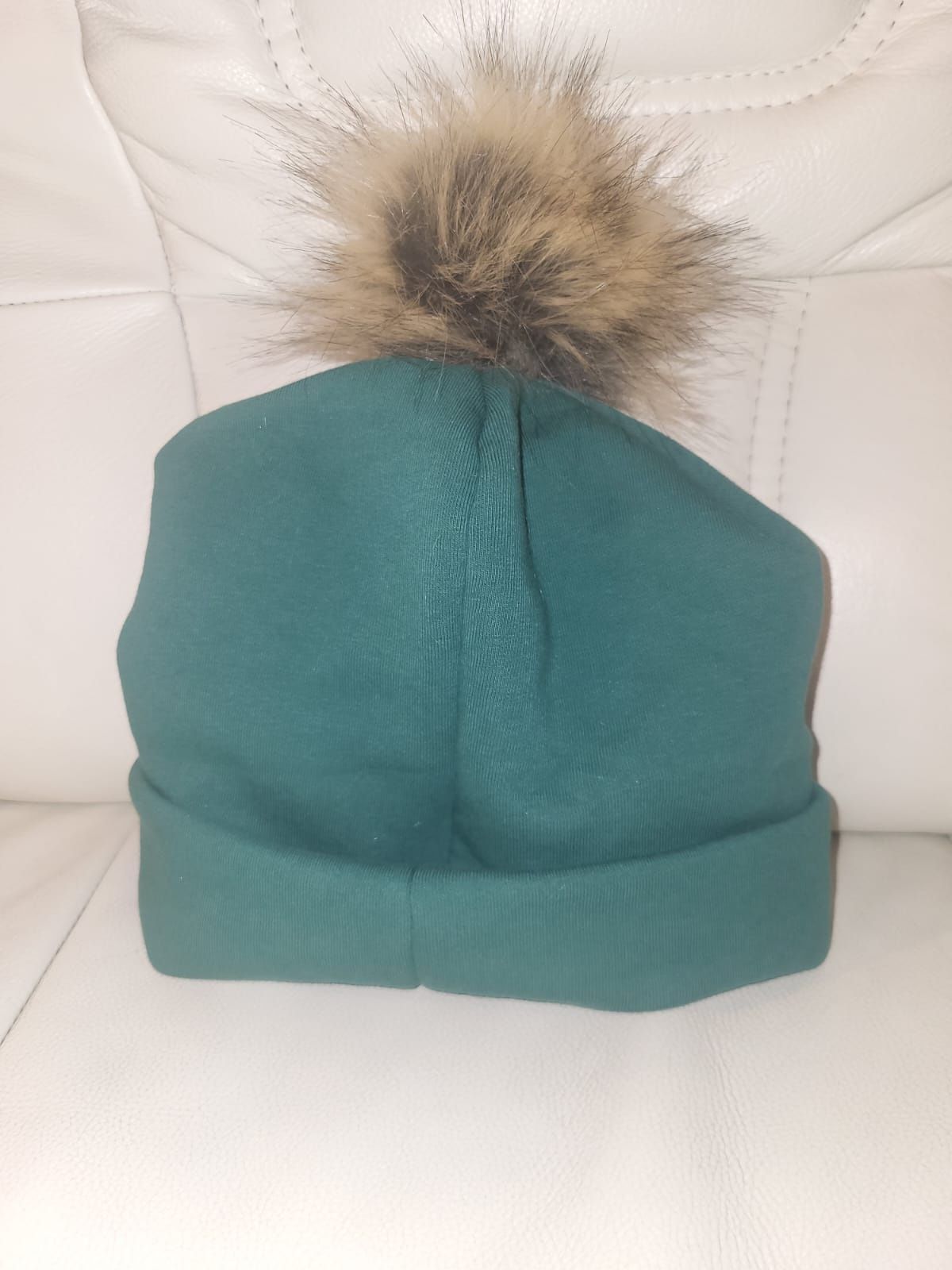 Nowa czapka zimowa z pomponem 56cm