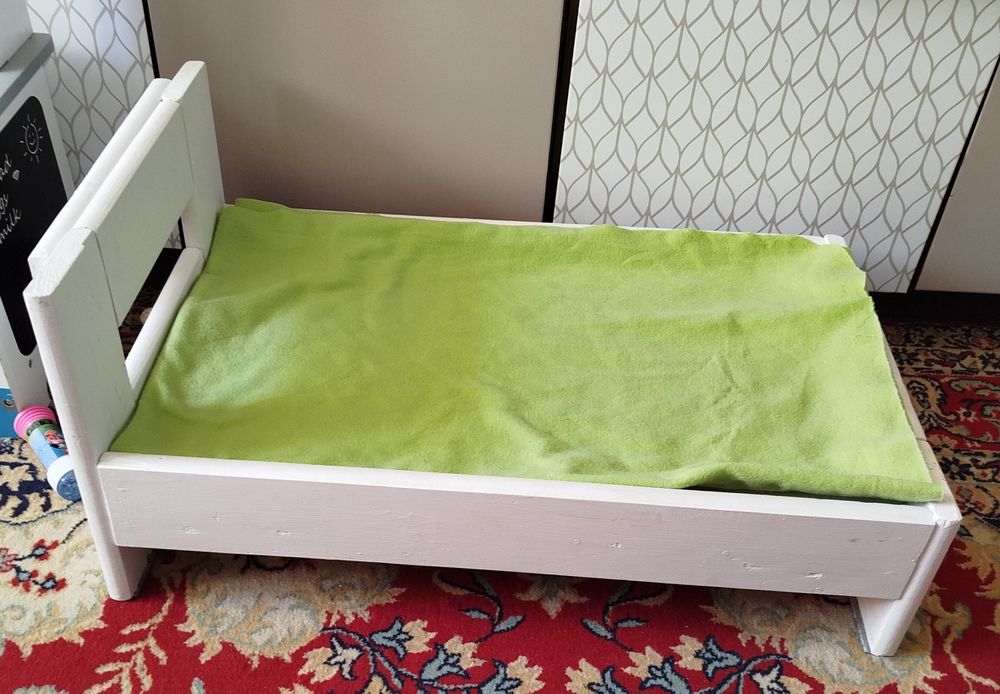 Drewniane legowisko dla kota lub psa