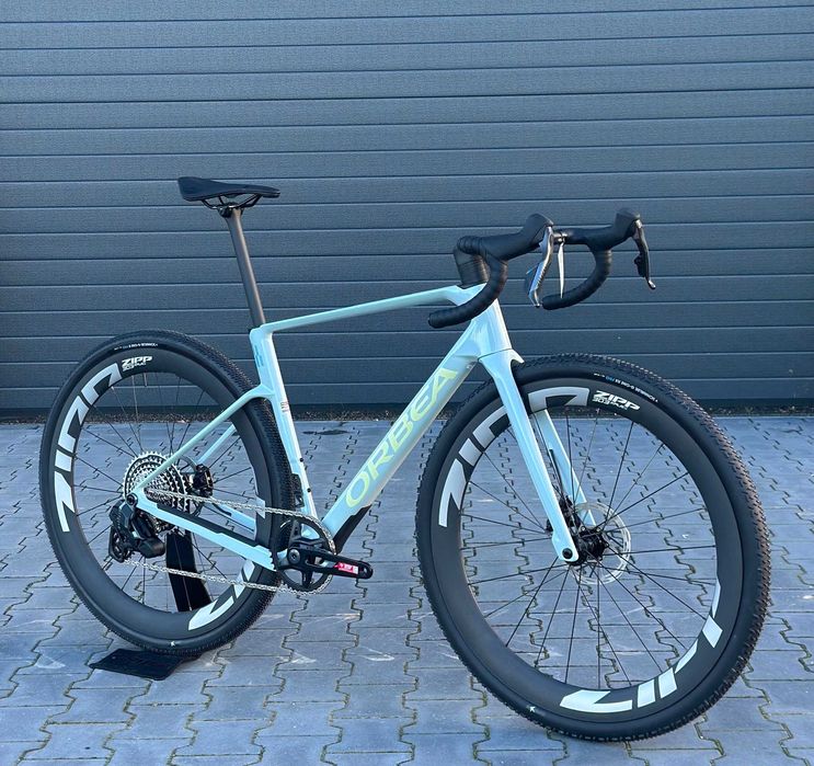 Rower gravelowy Orbea Terra M31e Koła ZIPP 303 XPLR