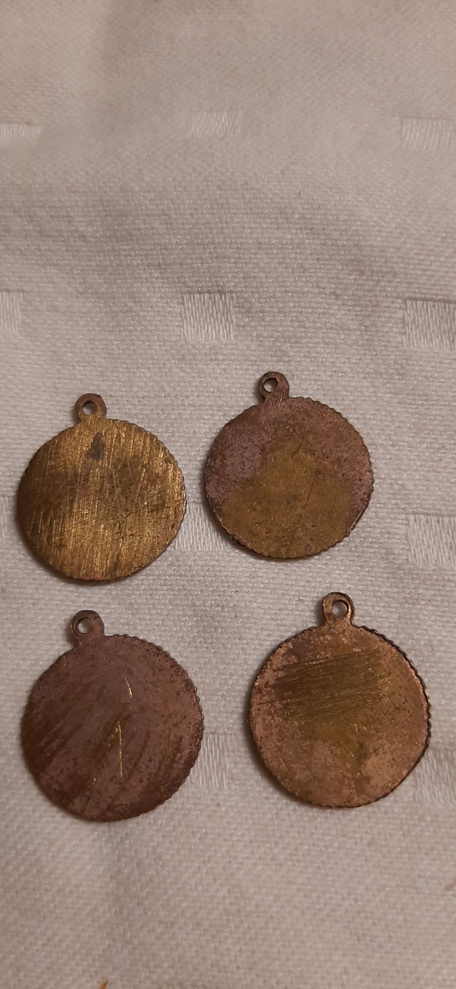 Antigas  Medalhas  da Rainha Isabel ll  Ano 1868 Raras.