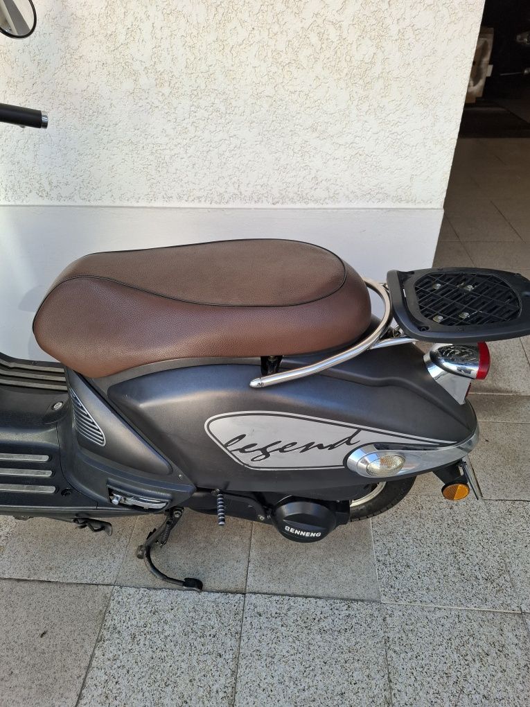 Moto sucter Zenn
