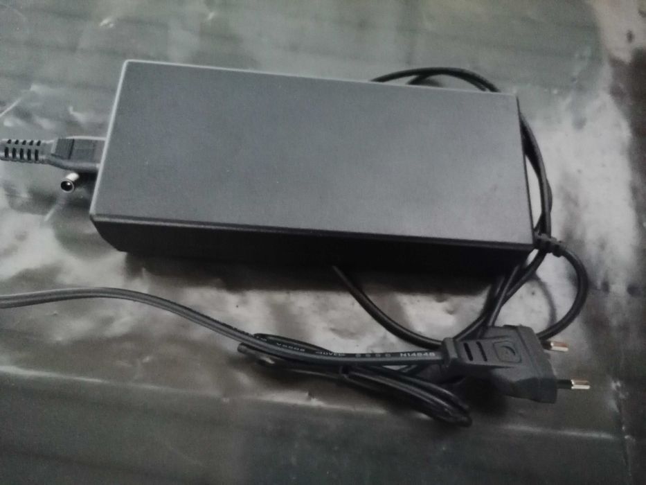 Carregador Sony 19,5v modelo ACDP