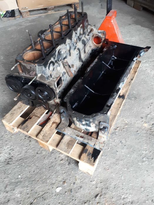 Blok silnika Zetor Ursus 6 cylindrowy. Jak nowy. 500 mth. Polecam