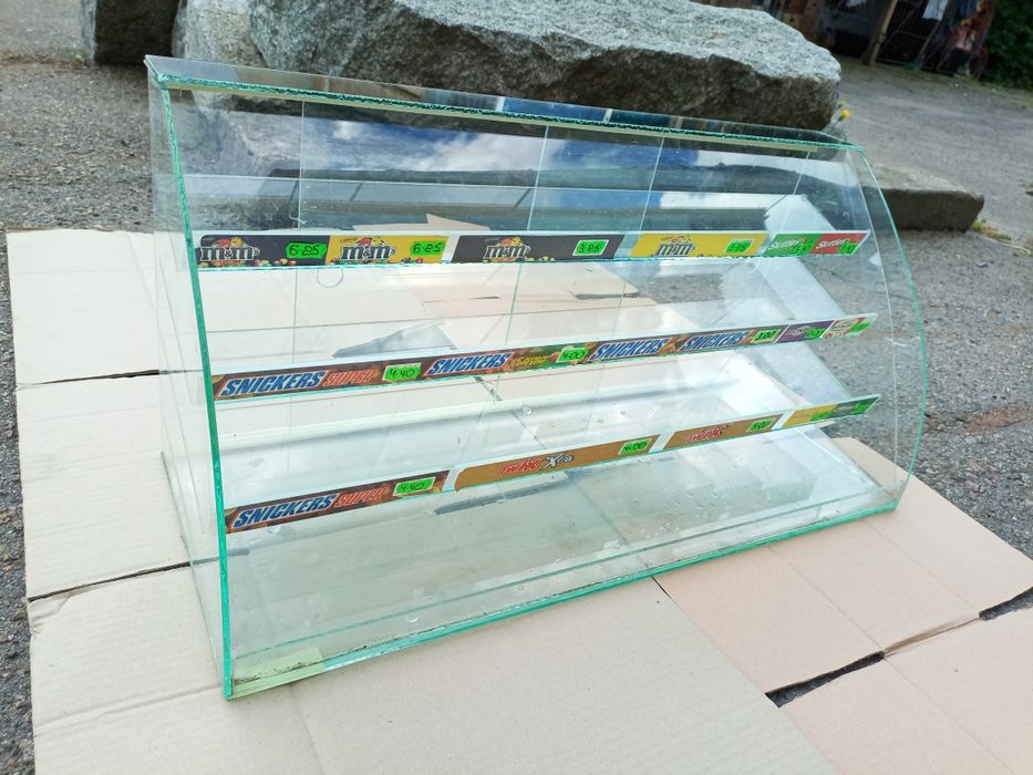 Вітрина полка скляна для торгівлі, декор