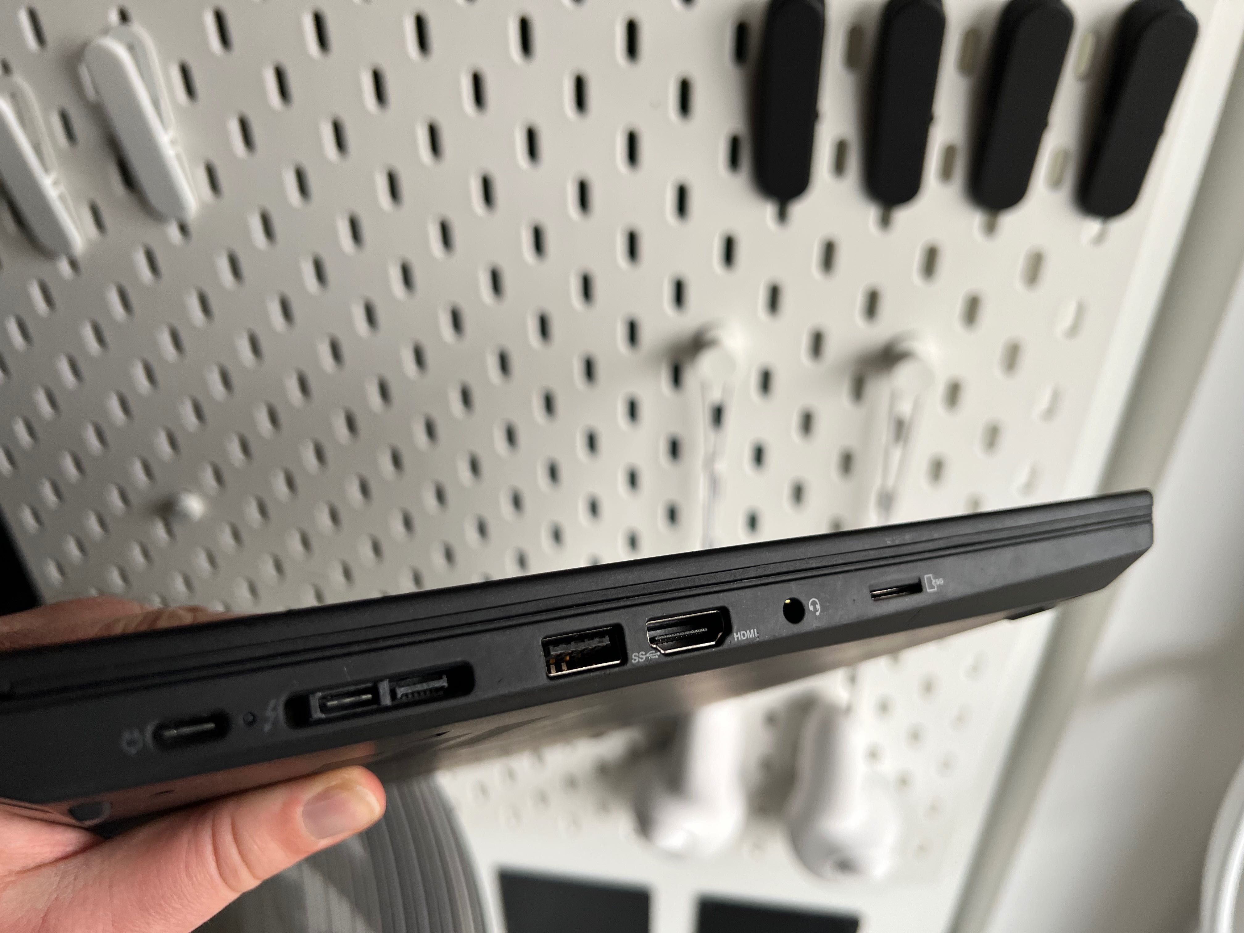 LENOVO THINKPAD T490 / I7-8665U / 32GB RAM / 512 NVME SSD / WIN 10 PRO