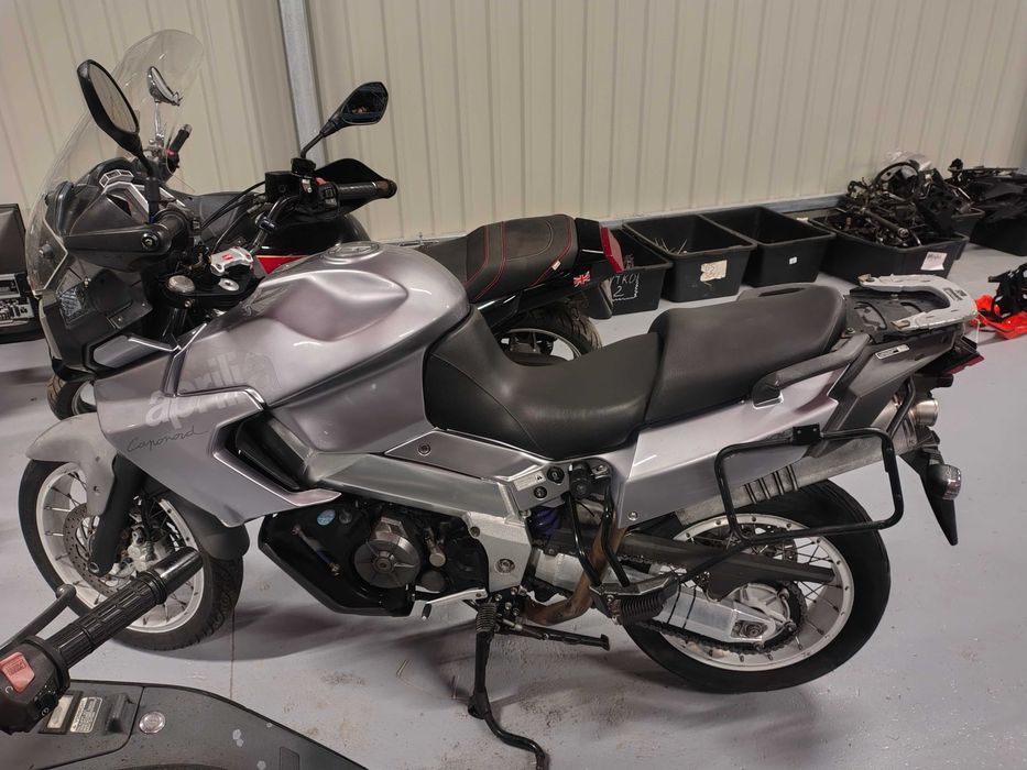 Aprilia Caponord ETV 1000 na części. Na poszczególne części.