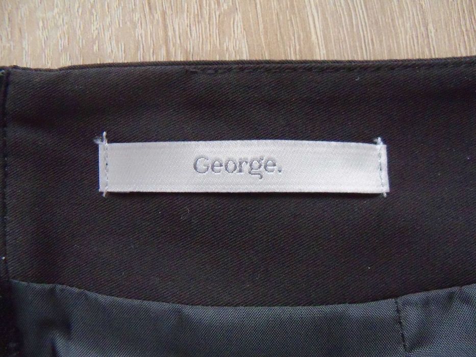 Czarna spódniczka George rozm. 40