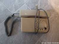 Telefon stacjonarny tulipan z epoki prl