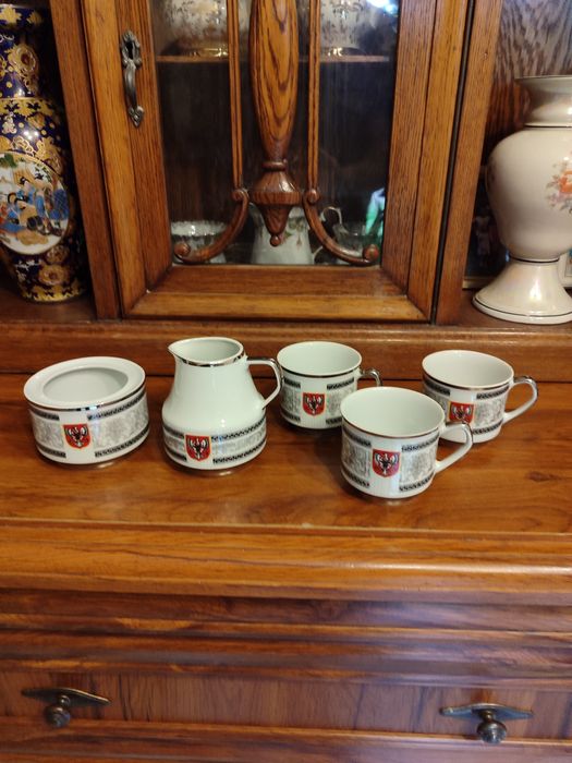 Filiżanki mlecznik cukiernica.porcelana