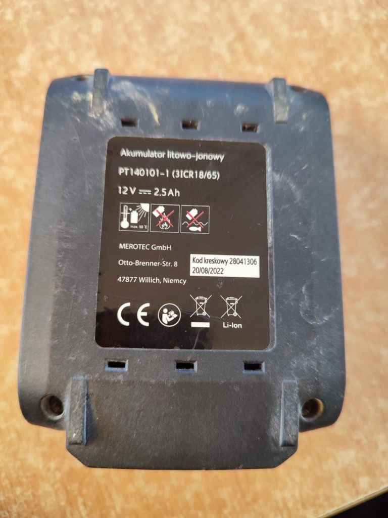 Akumulator od wkrętarki ferrex 12 v sprawny