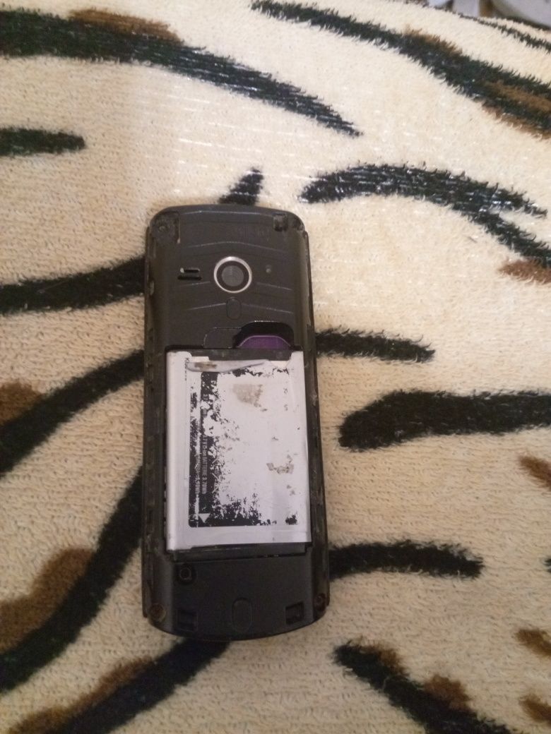 Мобільний телефон класика Нокіа Samsung GT-E2232 без зарядки