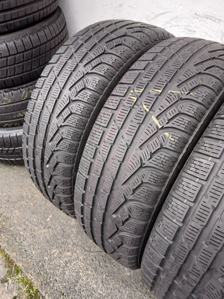 Шини Pirelli 215 60 R 17 4шт Зима (0223) Резина