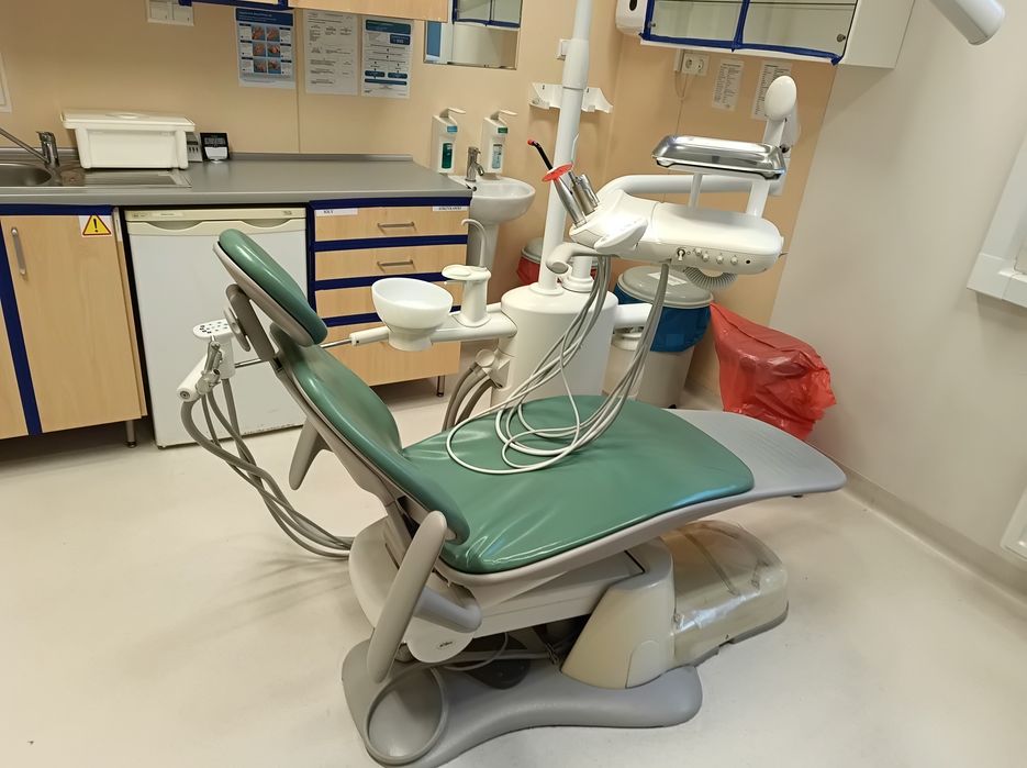 Rezerwacja Unit stomatologiczny Adec 300 classic plus pompa i kompreso
