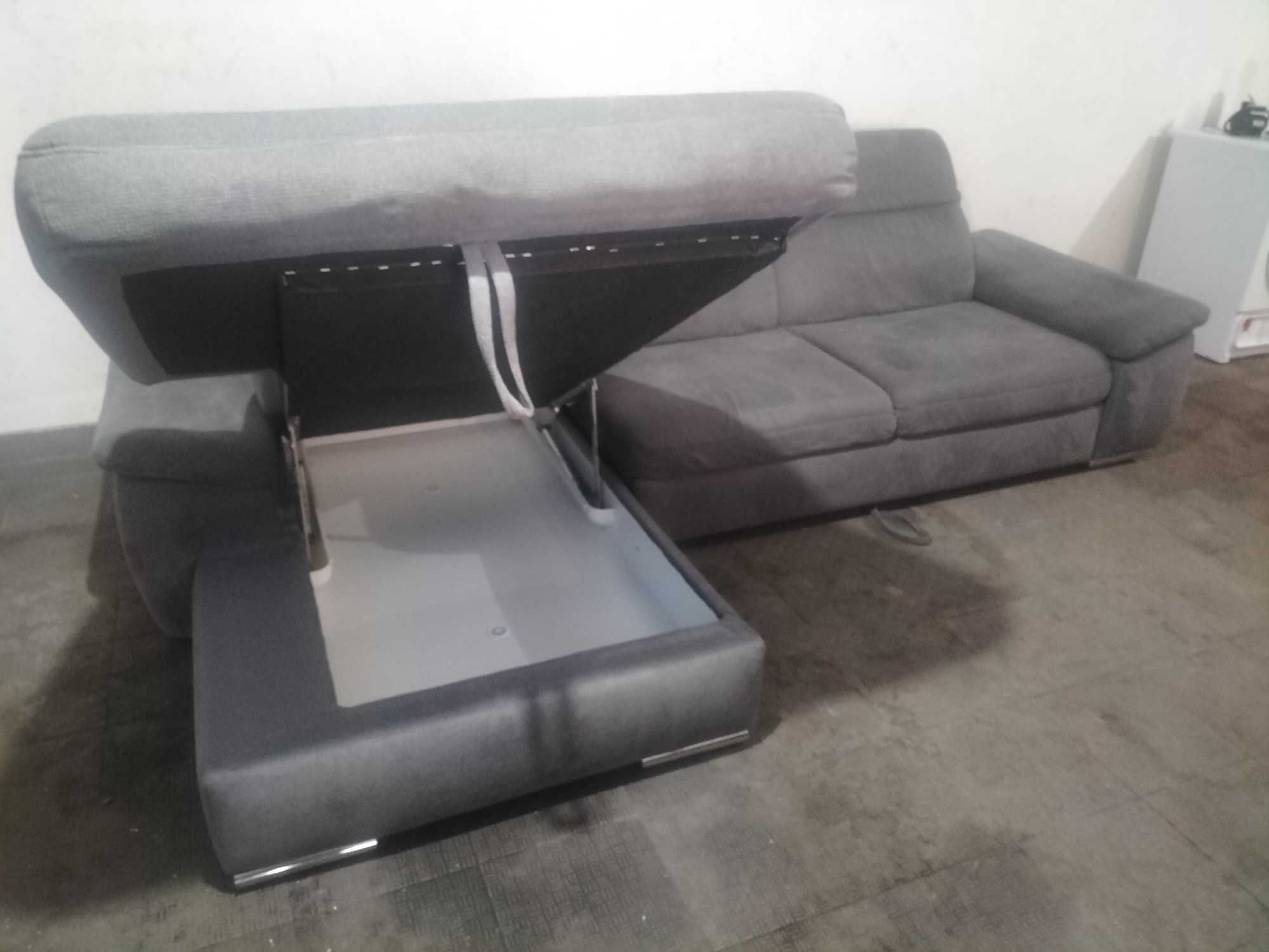 Sofá com chaise long