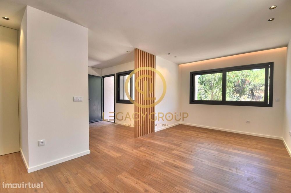 Moradia T3 Independente renovada em Varjota Boliqueime Algarve