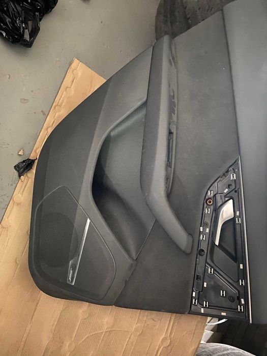 Салон 7 мест Q7 4M черный алькантара+кожа сиденья карты комплект