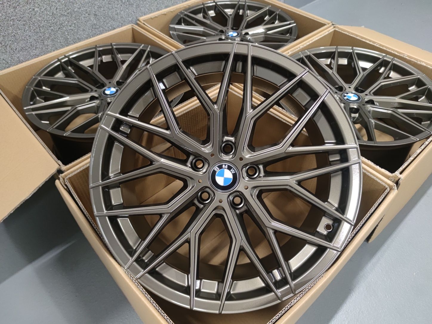 Felgi Arceo Valencia BMW 19 " 5x120 glossy Bronze