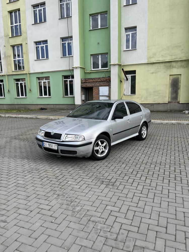 Skoda Octavia Tour 1.6 MPI Газ/Бенз