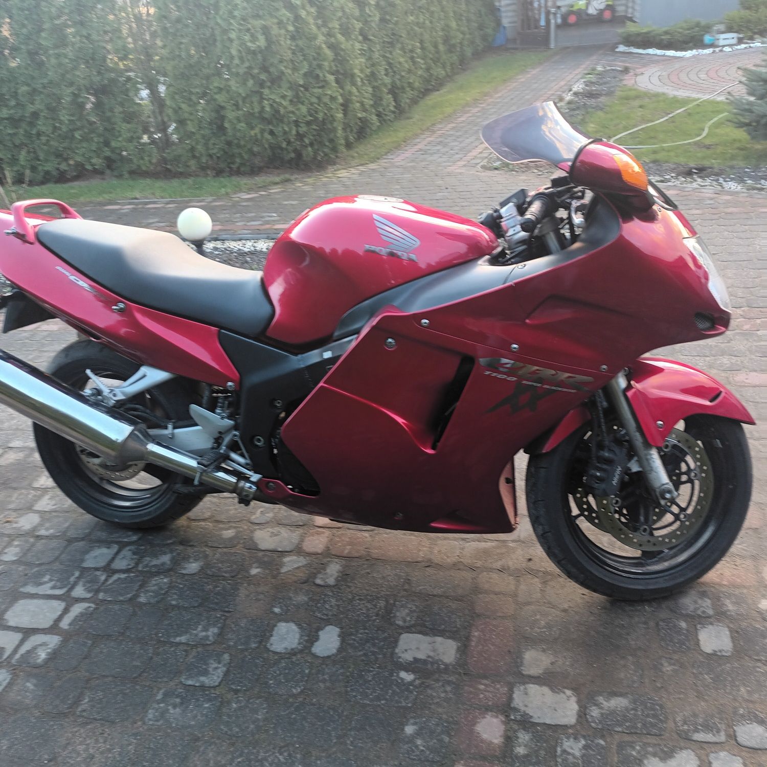 Honda cbr 1100 xx stan bardzo dobry